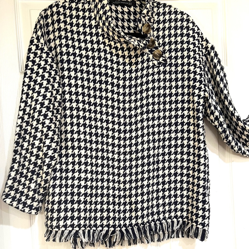 Zara black and white houndstooth quarter sleeve XS (feels like a small medium)